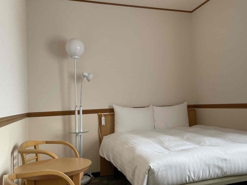 Toyoko Inn Hokkaido Asahikawa Ekimae Ichijo Dori Buitenkant foto
