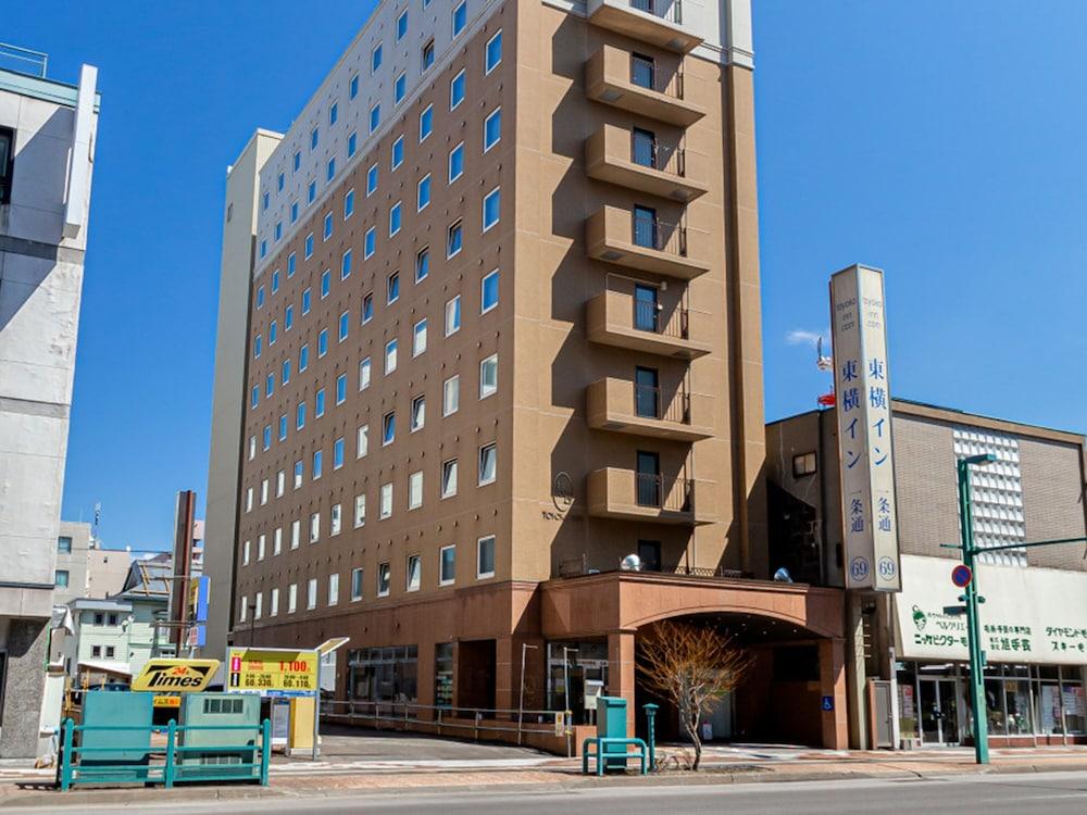 Toyoko Inn Hokkaido Asahikawa Ekimae Ichijo Dori Buitenkant foto