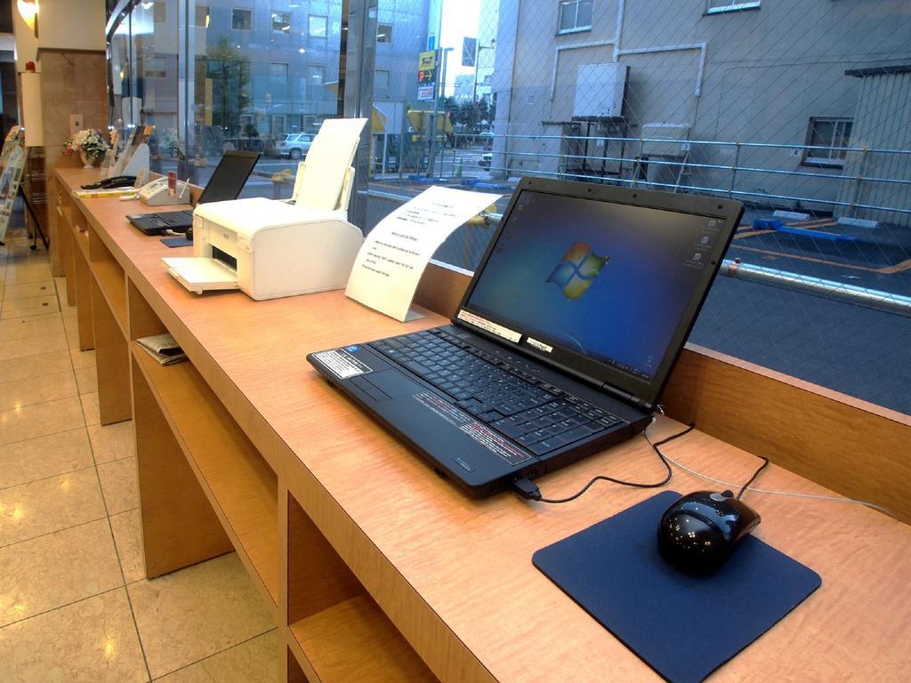 Toyoko Inn Hokkaido Asahikawa Ekimae Ichijo Dori Buitenkant foto